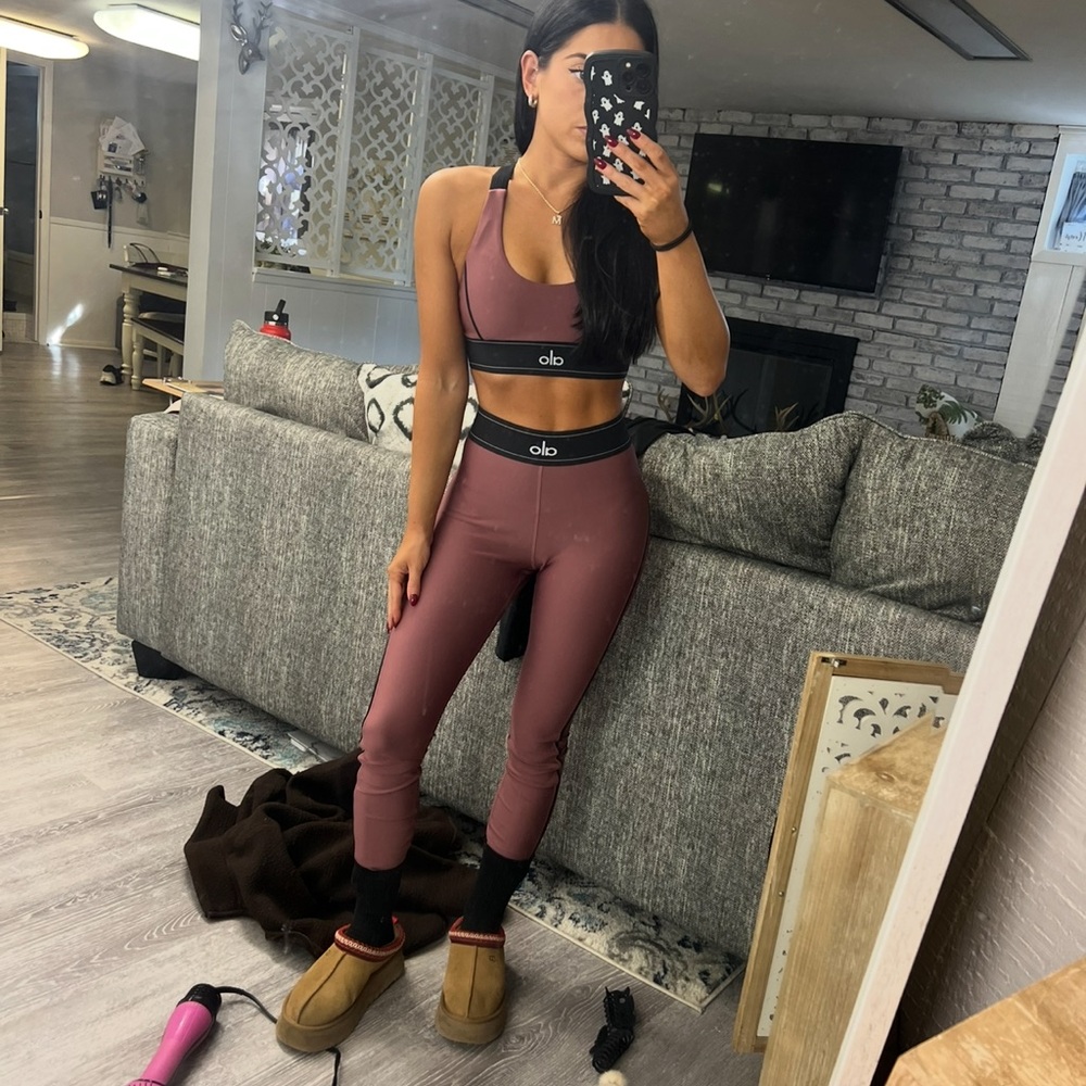 Alo Burgandy Airlift Suit up bra and Airlift Legging